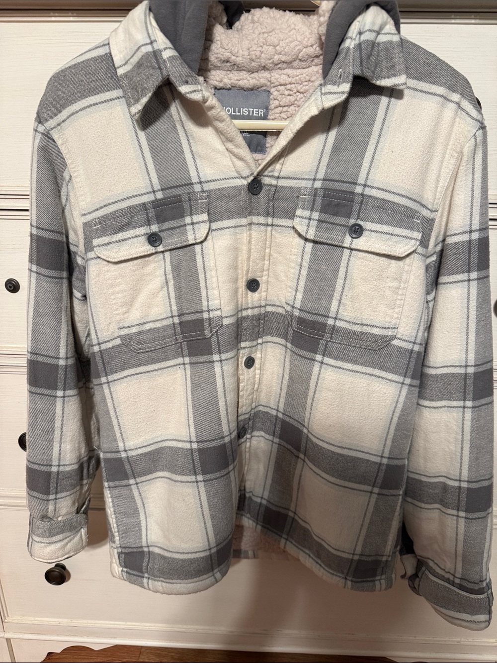 Hollister Cream and Gray Plaid Sherpa-Lined Shirt Jacket